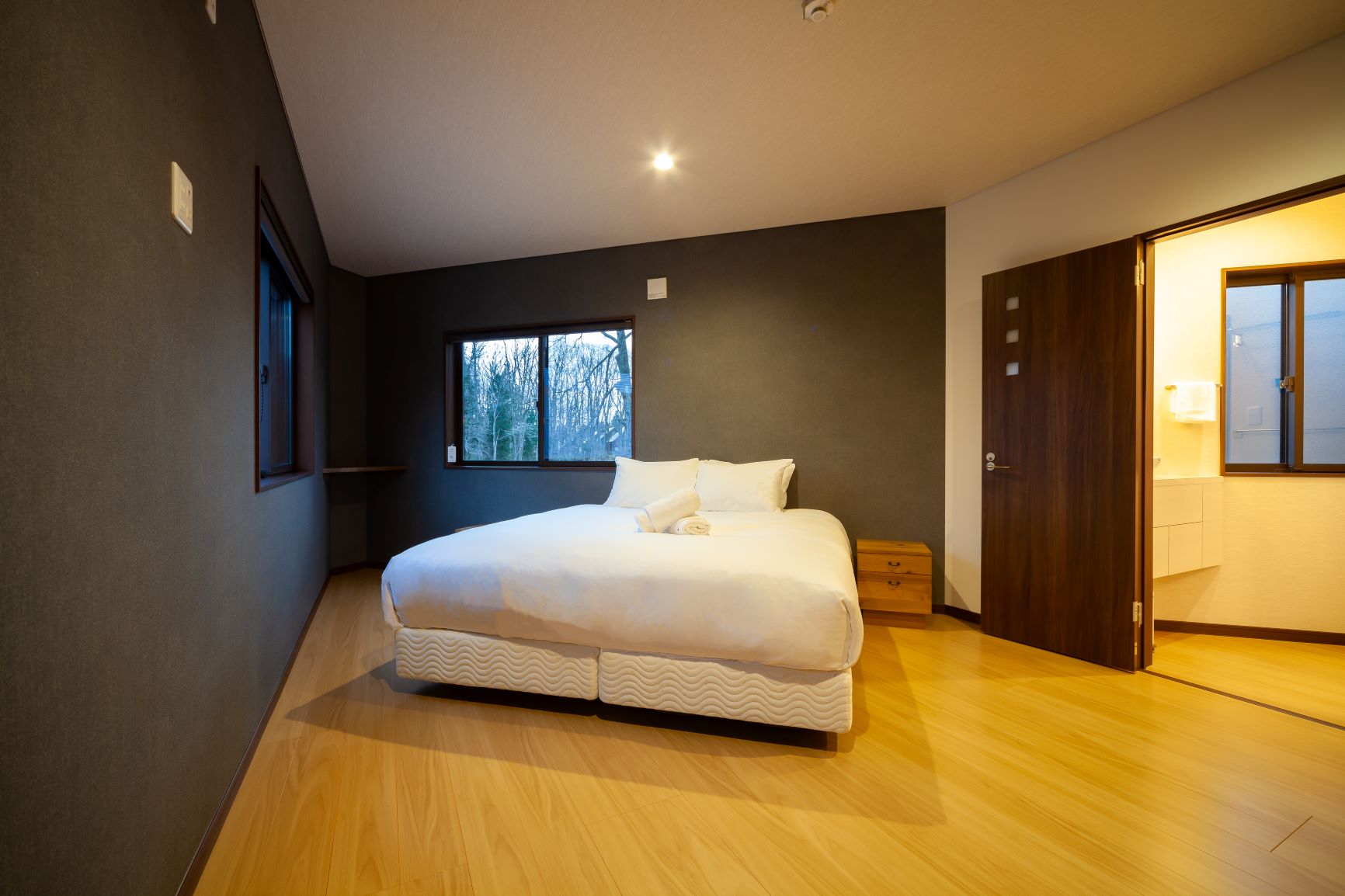 Corner room
