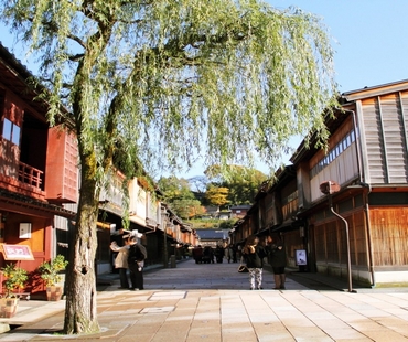 Higashi Chaya District